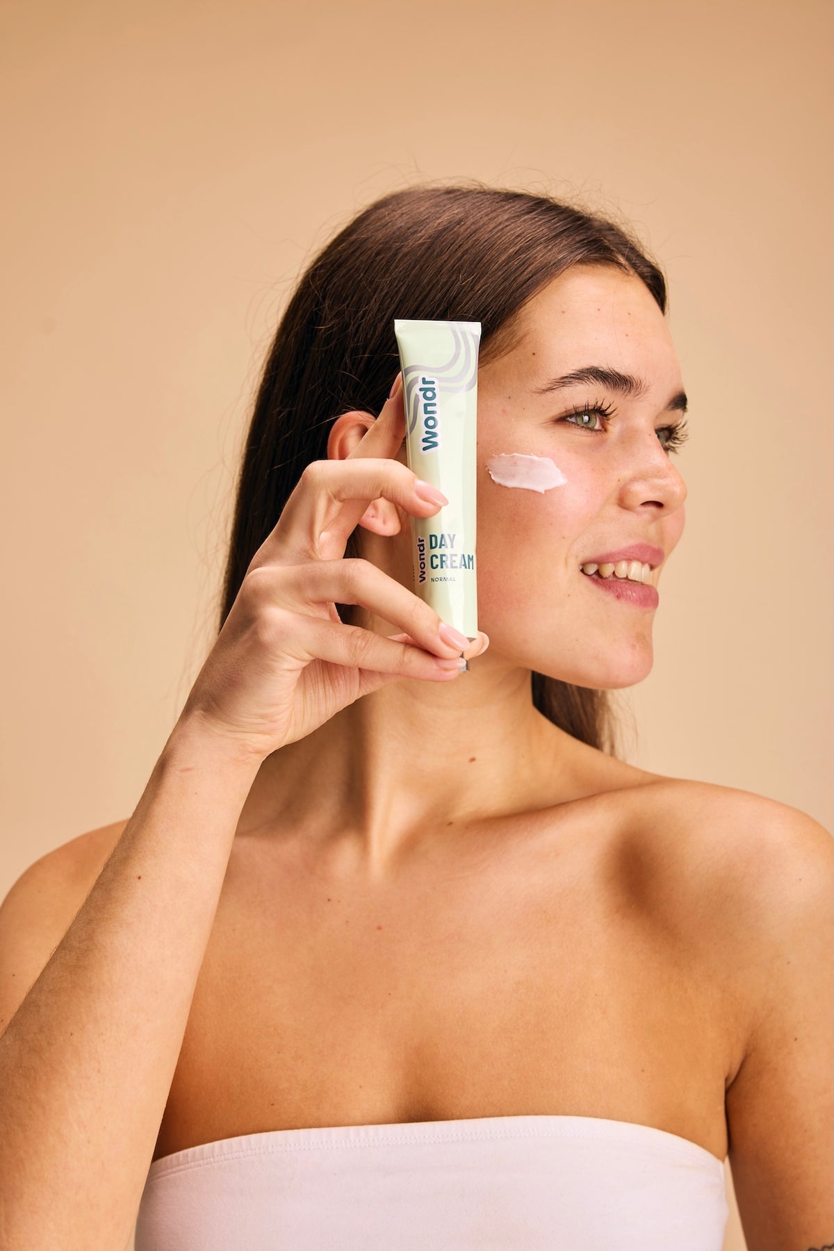 HOE GEBRUIK JE DE DAGCRÈME?