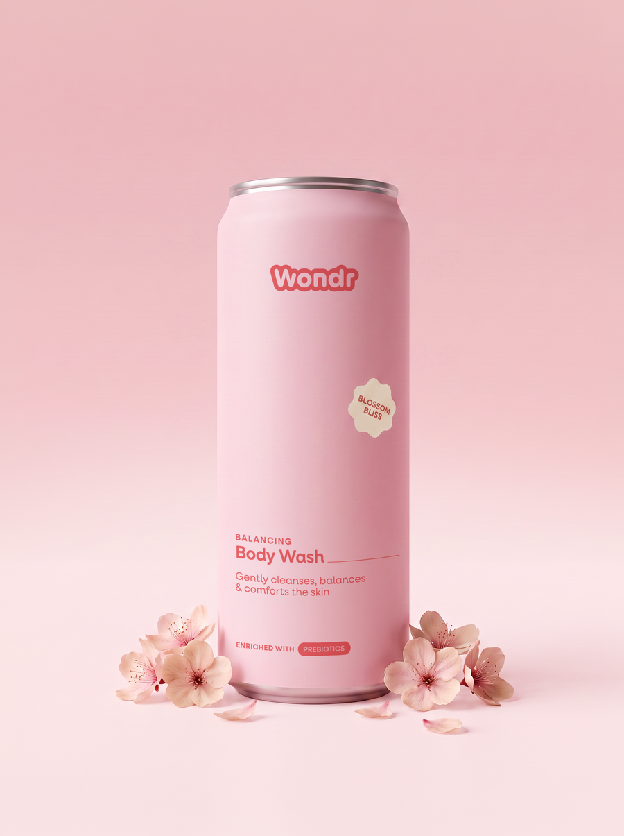 WONDR Balancing Body Wash Blossom Bliss refill-blikje met kersenbloesems op roze